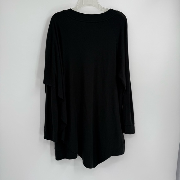 Soft Surroundings Women’s Top Black Long Cape Sleeve V-Neck Size 1X - Picture 10 of 11